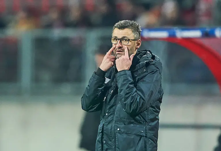 ef4212cdeca64e186b3f752f217b8083