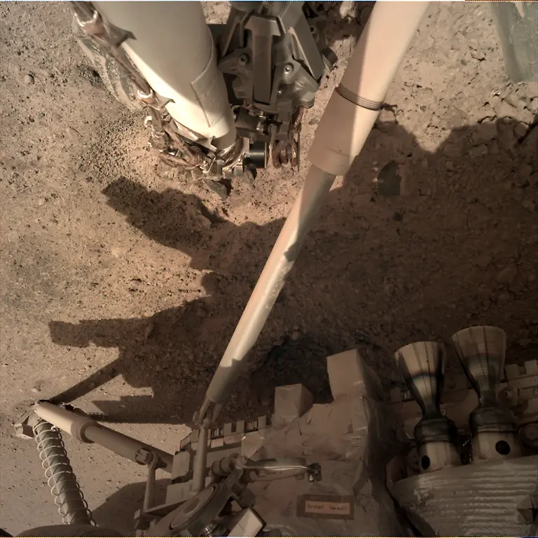 mars-nasa-gov-insight-raw-images-surface-sol-0014-idc-D000M0014-597773991EDR-F0000-0126M