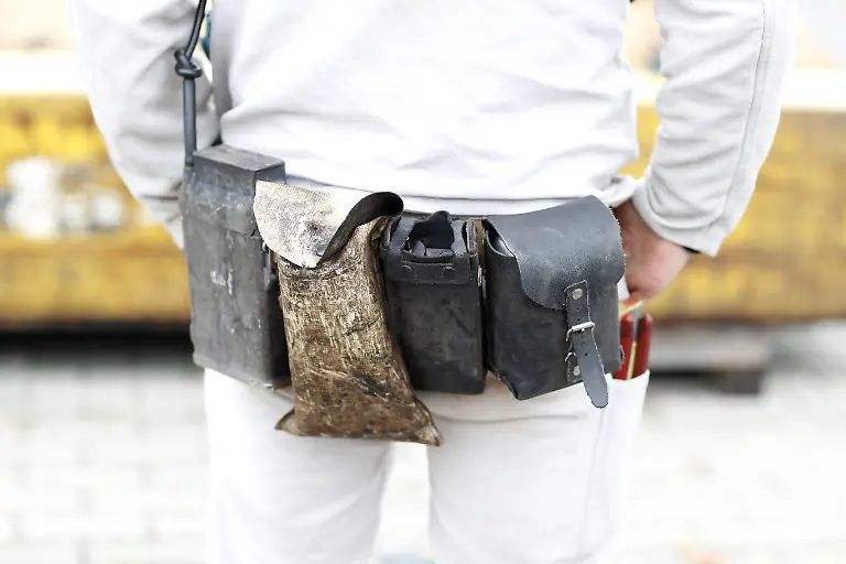 9ac31aead0ba6a75da009b3dc4434f93