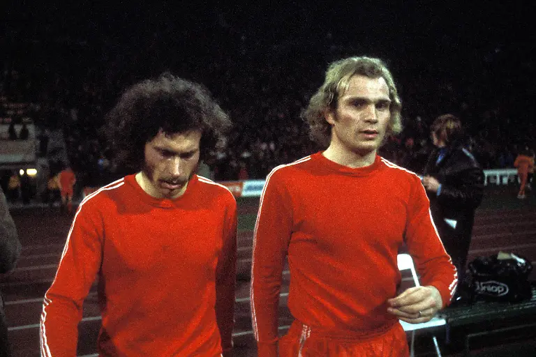 a240b2e07bec7561e41019cf65ec444d