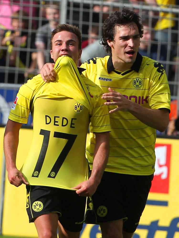 Nicht nur für die Fans, auch für manchen jungen BVB-Profi wie den 18-jährigen Mario Götze ist Dede ein Held.