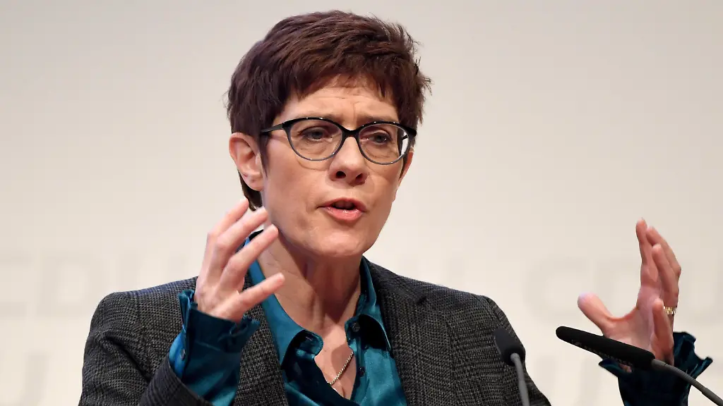 467cdc5db3675e3d42e28327d93ae545