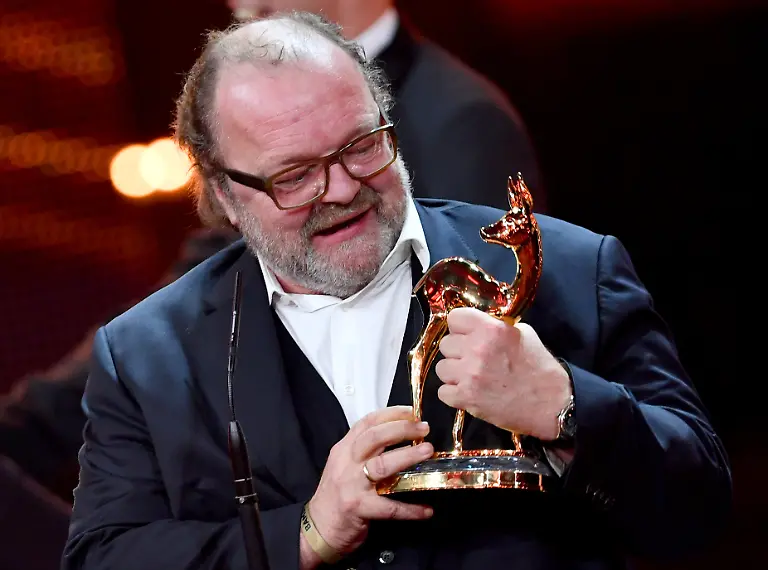 111727090