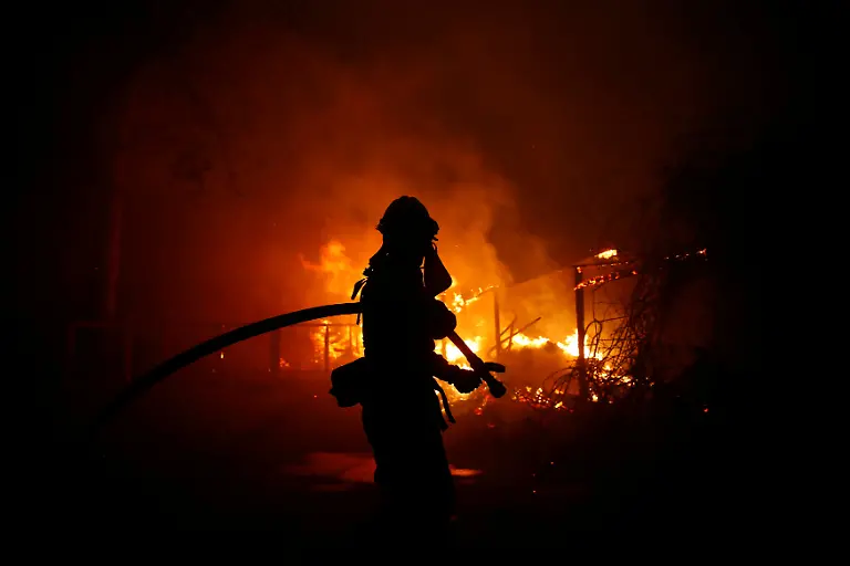 a439dbb92a3a5b6c1f5edd5756f70811