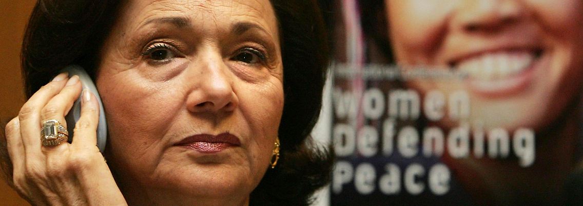 Suzanne Mubarak auf einem Archivfoto aus dem Jahr 2004.