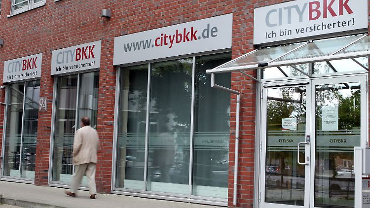 "Ich bin versicherter" ... gewesen. Die City BKK wird zum 1. Juli geschlossen. Ihre Geldprobleme beruhen vor allem auf der überalterten Mitgliederstruktur in Hamburg und Berlin.