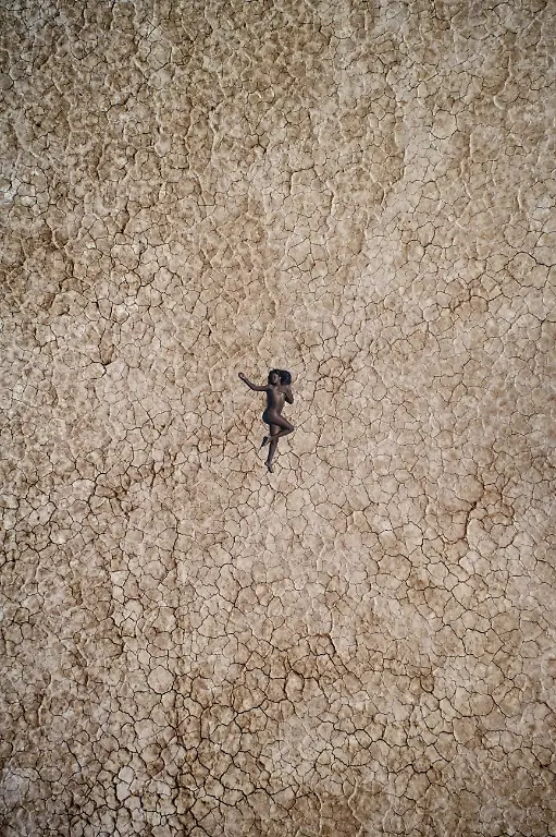 05-Chauntel-in-the-Desert-By-Raf-Willems-Highly-Commended