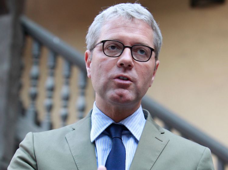 Röttgen will vor allem große Ökostrom-Produzenten fördern und damit wirtschaftliche Anreize in Deutschland schaffen.