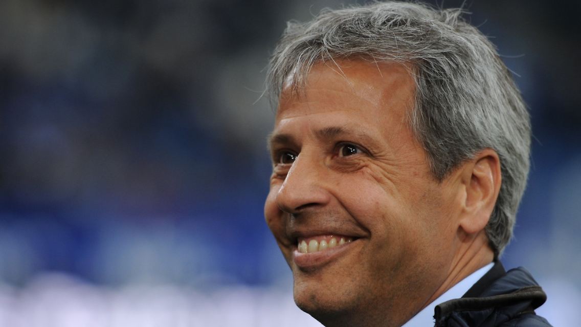 "Viele sagen, wir sind in der Relegation der Favorit. Ich sage, es gibt keinen Favoriten, die Chancen stehen 50 zu 50": Lucien Favre.