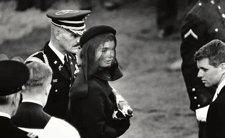 Erwitt-Arlington1963