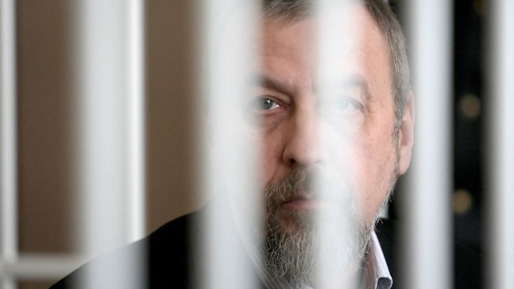 Sannikow ist der erste von sieben angeklagten Gegenkandidaten des autoritären Staatschefs Alexander Lukaschenko, der nun verurteilt wurde. Seine Anwältin kündigte Berufung an.