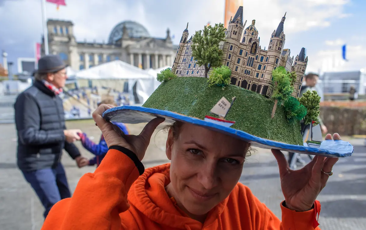 9b5ba0f6ee415263d9b20ca48e15bf43