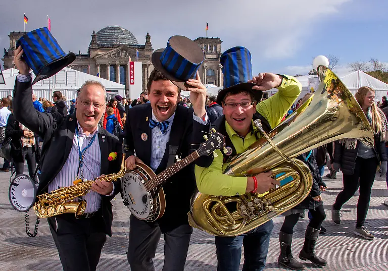 4cab9965ce0c407fb5b935b6793aafa5