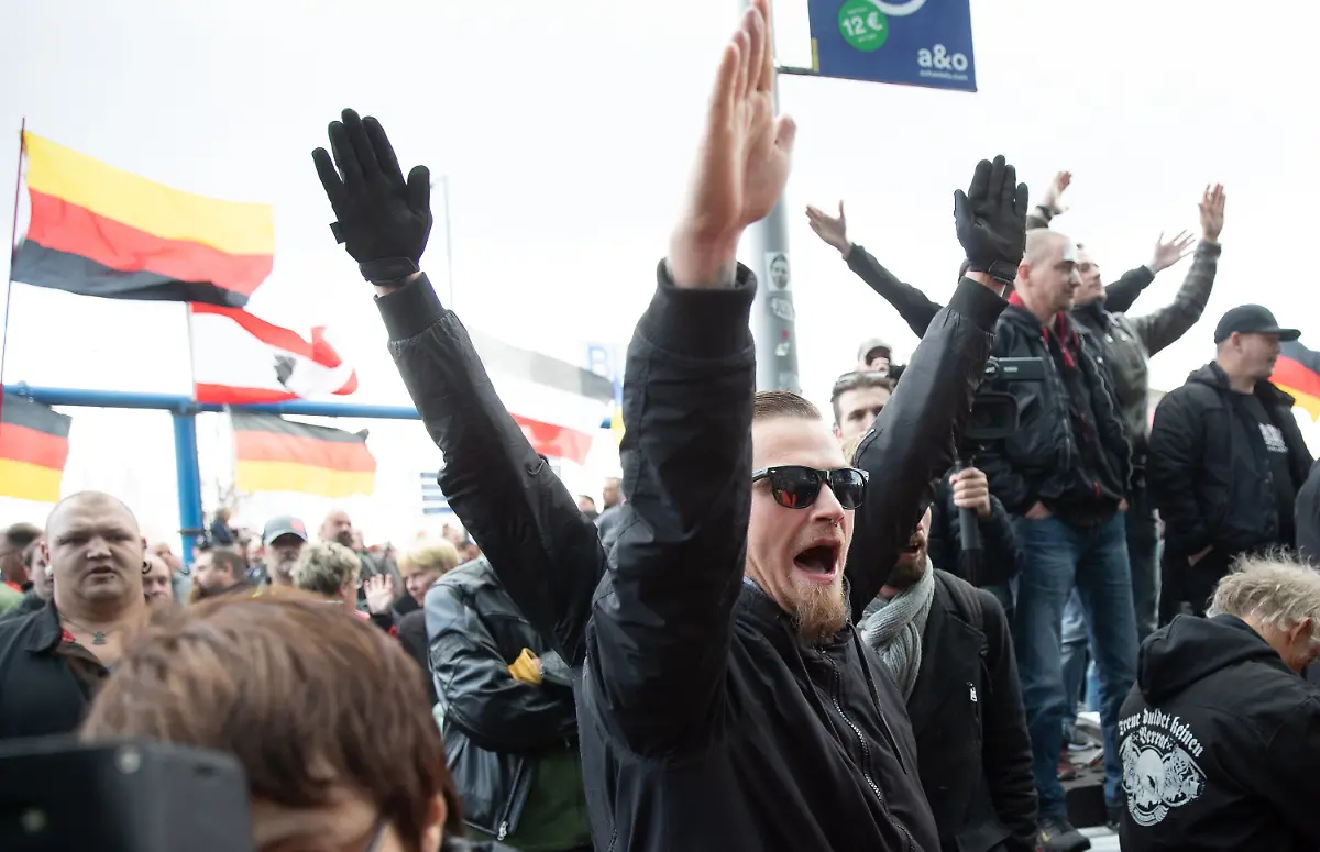 f97692ade375a9f402f03a76dc43ca23