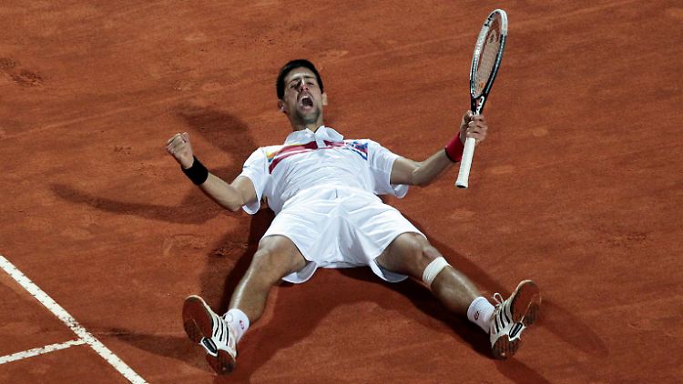 Djokovic feiert seinen Sieg.