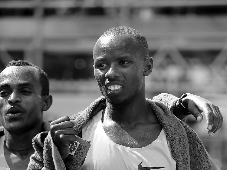 Samuel Wanjiru, hier nach seinem Erfolg von London: Im Jahr 2009 unterbot er dort mit 2 Stunden, 5 Minuten und 10 Sekunden seine persönliche Bestzeit und stellte gleichzeitig einen neuen Streckenrekord auf.