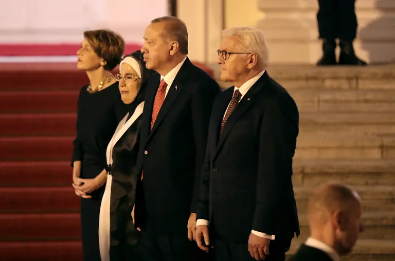 9dcd7c1d1f1fd542593fc40f1d0175d3