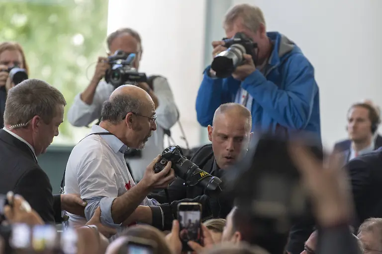 3e348caba8dc8fd8c44ed3299fb4cb62