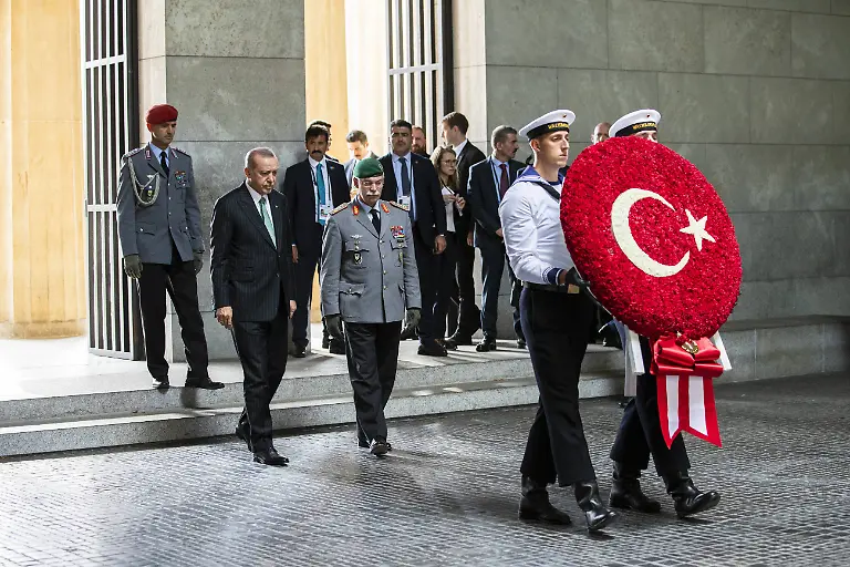 3065728c8818f892d6bbfe3a73f9ffd8