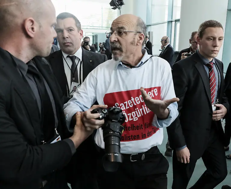 01fcfbbd63791e65cf048f3bc6156e48