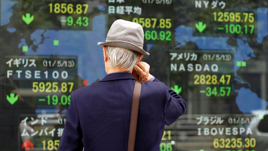2011-05-16T034930Z_01_TOK502_RTRMDNP_3_MARKETS-JAPAN-STOCKS.JPG3577568751245770055.jpg