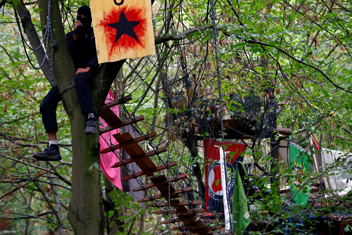 3eadaefd14ea5ffdcebe05a9ee305771