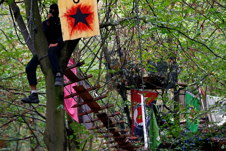 3eadaefd14ea5ffdcebe05a9ee305771