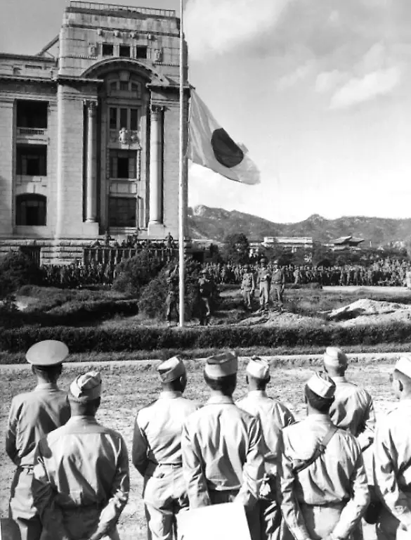 28-Surrender-of-Japanese-Forces-in-Southern-Korea-Copyright-U-S-Navy