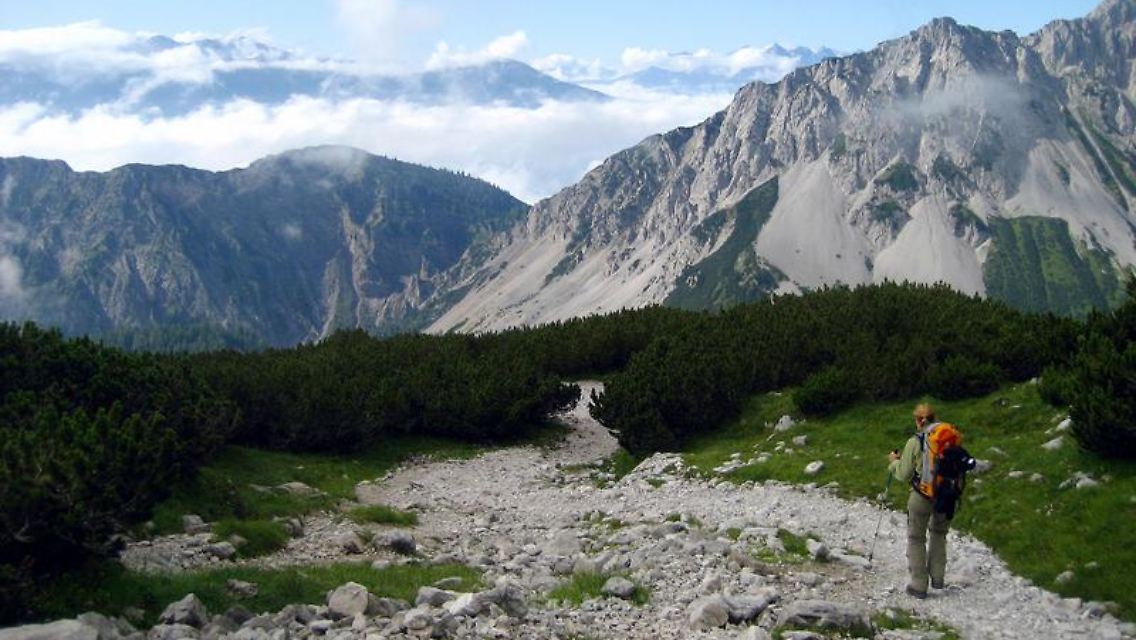 Wandern ist nicht so ungefährlich wie es scheint. Plötzliche Wetterwechsel sind nur eine Gefahr für unerfahrene Wanderer.