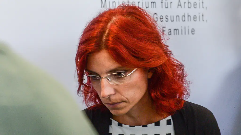 33c963f05650a4d7458b8d09a097cd97