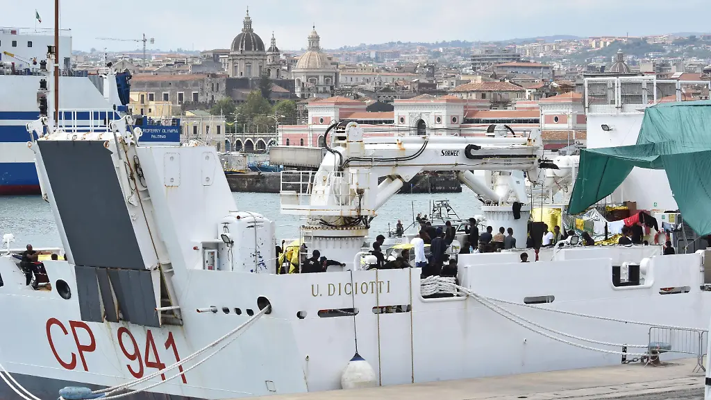 20-der-Fluechtlinge-die-in-Italien-von-Bord-der-Diciotti-gingen-sollen-nach-Albanien-geschickt-werden