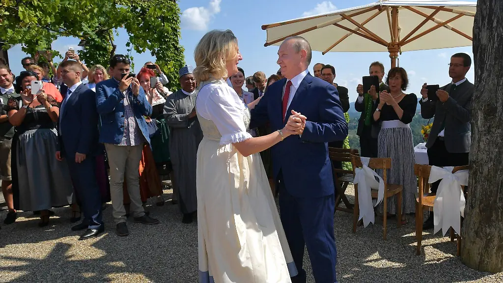 4c6dff4a4614b7aebcd108658c3da273