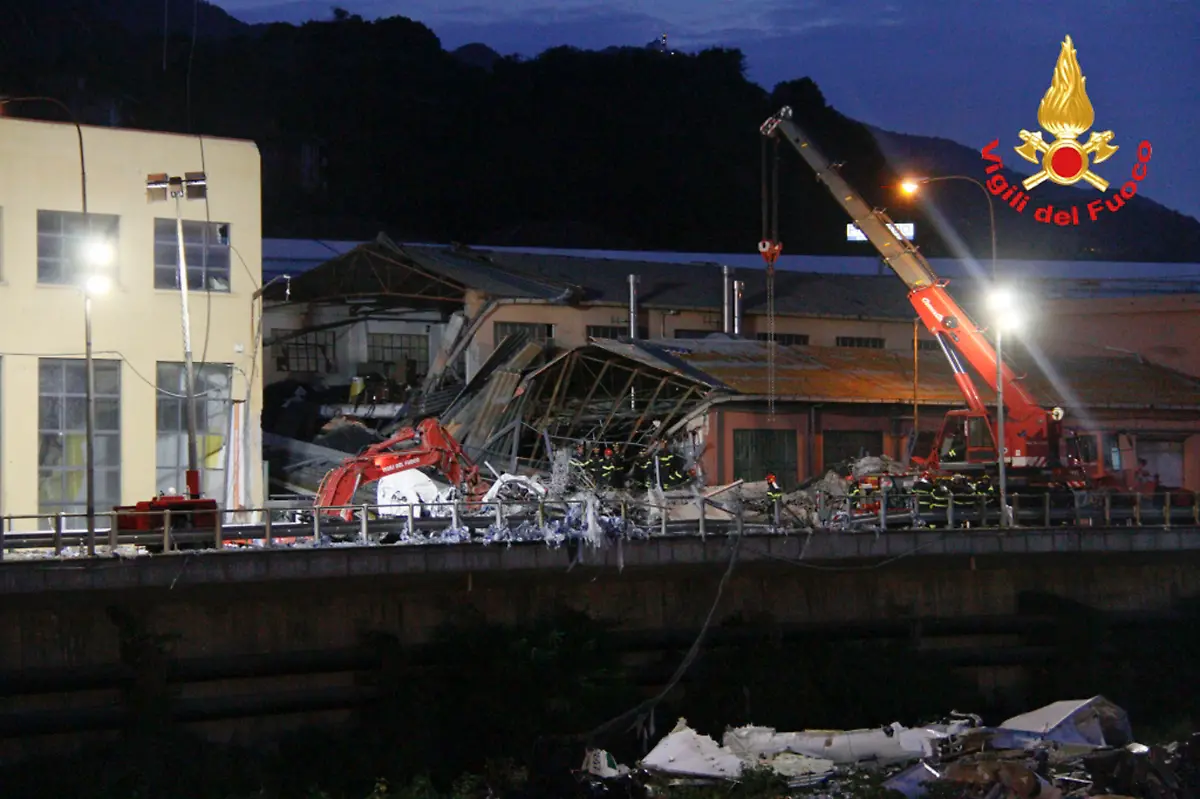 17d35c64758389aedbe10b5a7ab606ca