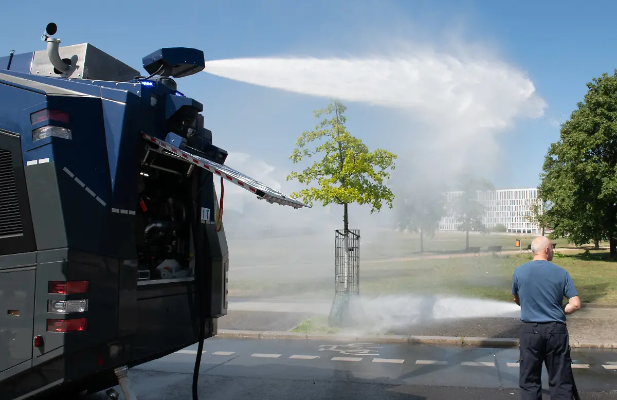 053889e6fa862ec7421c251a49b16c27