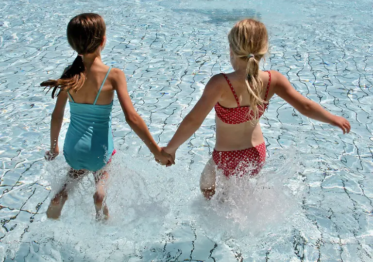 8221271126f5cc5b40a5859c6d93f4f0