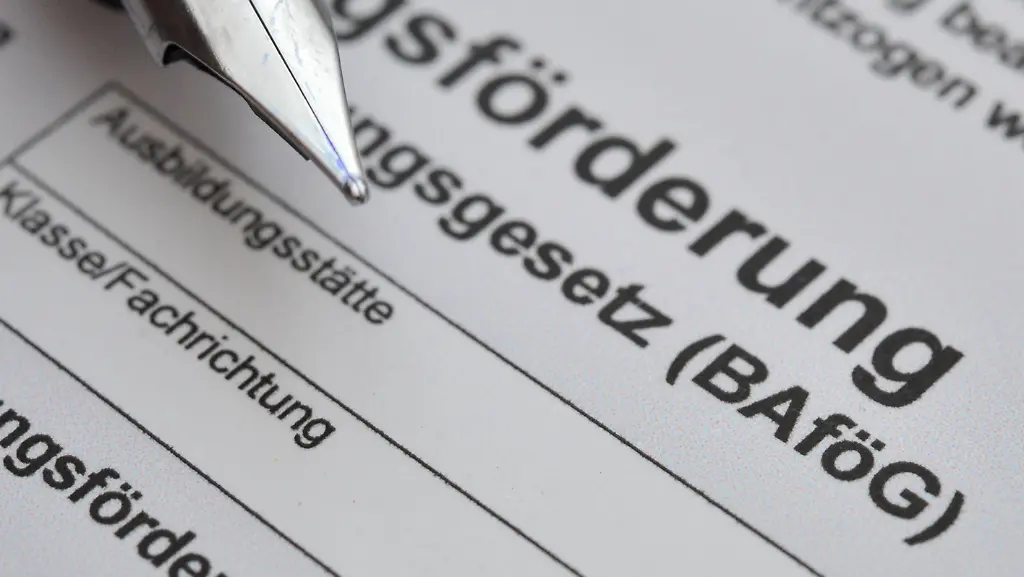 Seit-2013-sinkt-die-Zahl-der-vom-Bafoeg-gefoerderten-Schueler-und-Studenten-von-Jahr-zu-Jahr