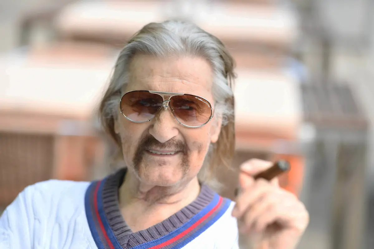 a21106ccb9ca69e27036cb4d2479d8c6