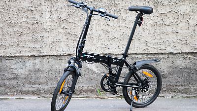 e bike trekking abnehmbarer akku F.lli Schiano E-Ride, 28 Zoll, 36V 10.4Ah Akku, Motor 250W 40Nm, Trekking EBike für Herren/Damen, Weiss Sport City bike or VTC: zustand:abservice Ausführung:2 Haken