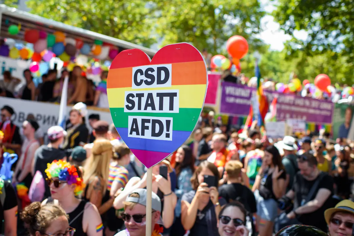 9efbeb92f9fbbdeb1bb226d816426cf7