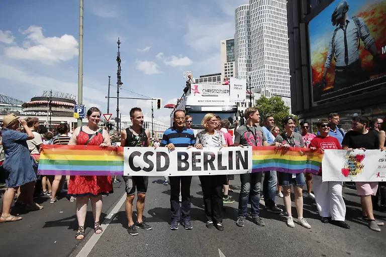 04fe2810eb4c440b3fd9ffb5f4ace051