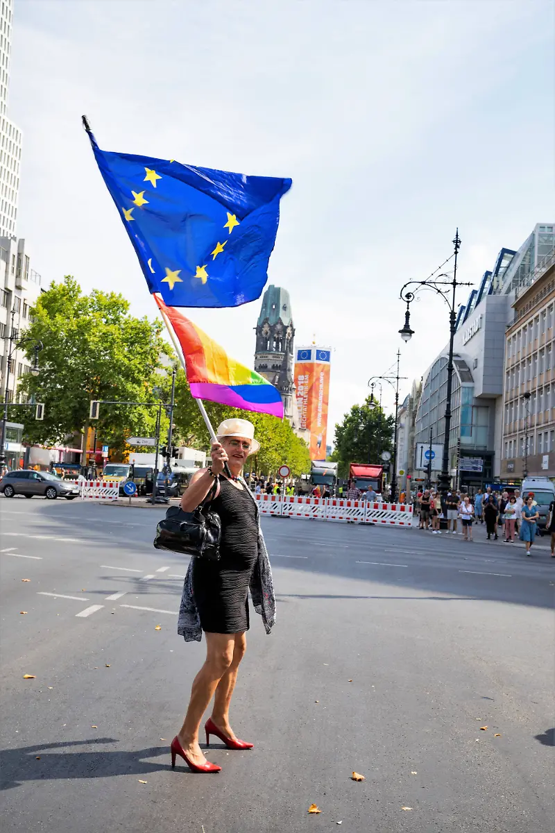 9c02c906521d15f6f0c2b6f71e5f5a18