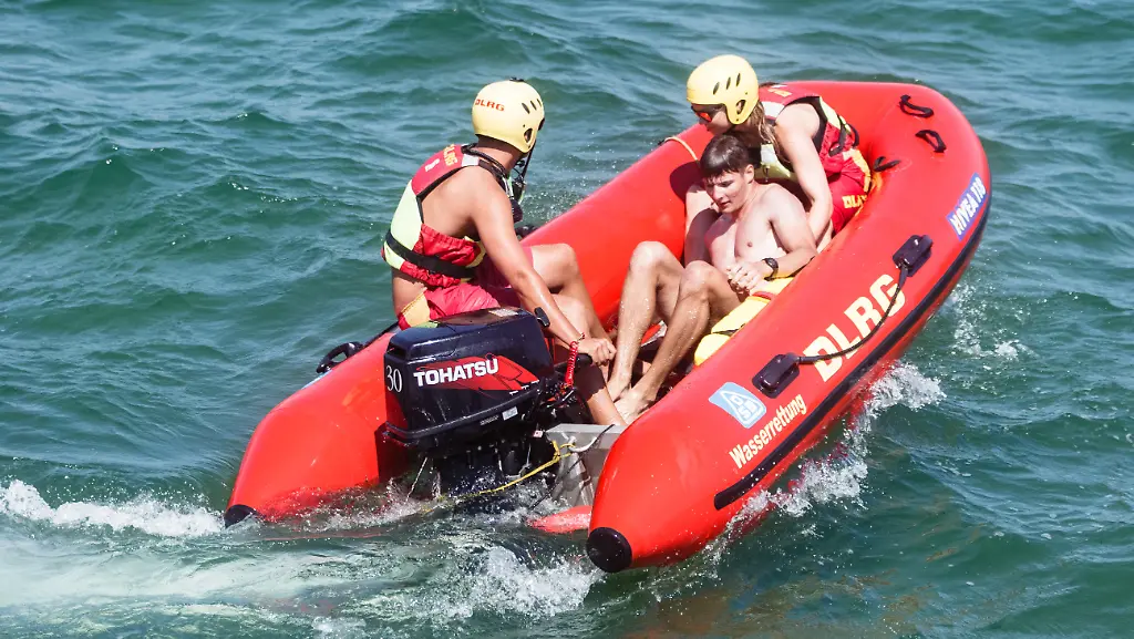 Rettungschwimmer-sind-und-bleiben-fuer-uns-das-wichtigste-Rettungsmittel-so-die-DLRG