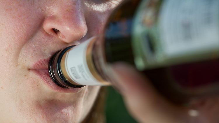Die Deutschen trinken zehn Liter reinen Alkohol pro Kopf und Jahr.