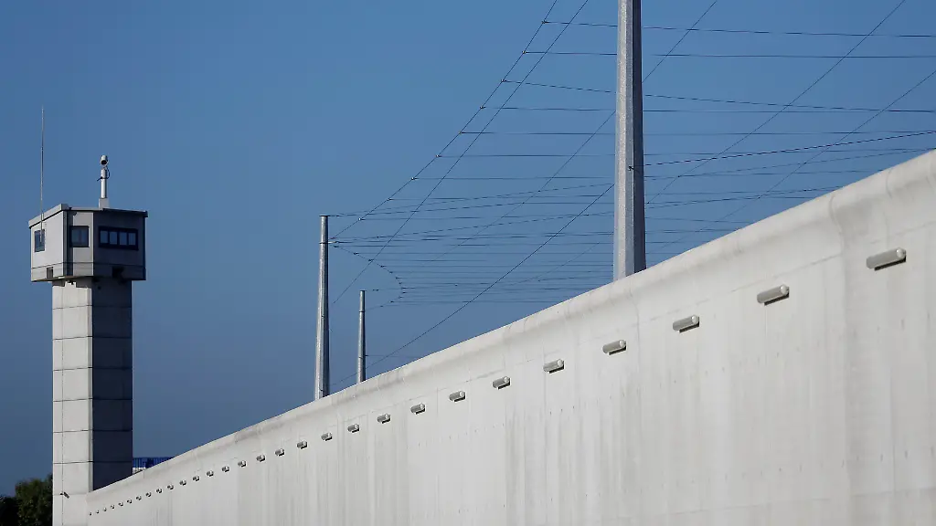 d539d5651bba19e37f184bd6d122b35a