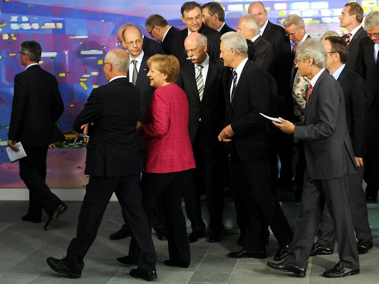 Keine Prämie für Daimler: Angela Merke, hier bei der Vorstellung des NPE-Berichts zu Wochenbeginn.