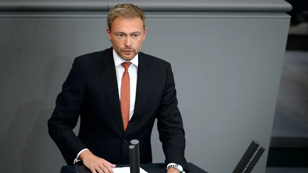 Wem-nichts-heilig-ist-der-kann-fuer-sich-nicht-in-Anspruch-nehmen-buergerliche-Partei-zu-sein-sagte-FDP-Chef-Lindner-ueber-Soeders-CSU