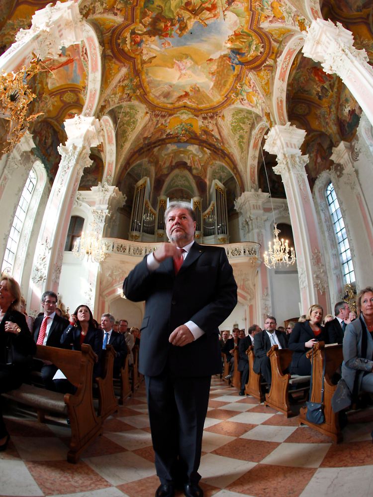 Vor der Wahl: Gottesdienst in St. Peter in Mainz.