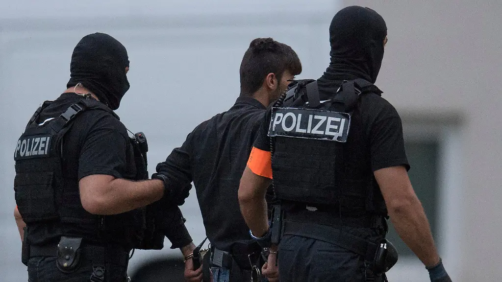 17b04127b505c75ffb5fb459d90e9bf1