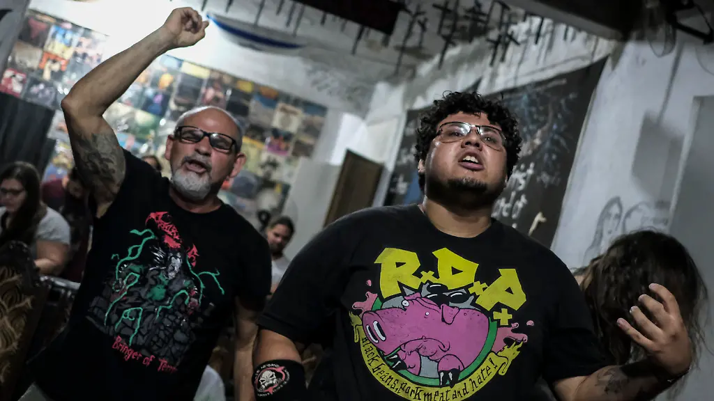 7c3fcef7e7f64033b76bd2d53345683d