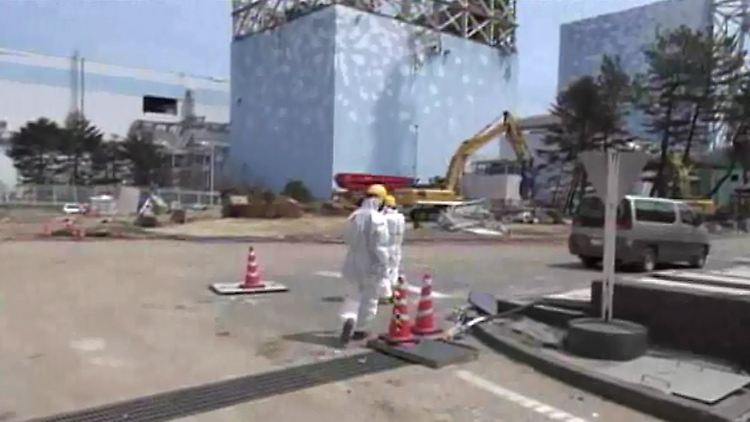 Die Arbeiter in Fukushima dürfen nur kurze Zeit in der Anlage verweilen, weil die aufgenommene Strahlendosis sonst zu hoch wird.